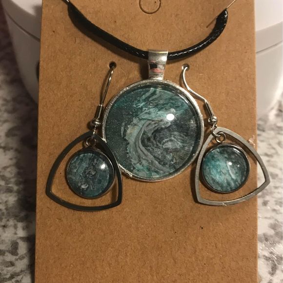 Handmade paint pour necklace and earring set ocean blue - Picture 3 of 3